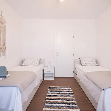 Blue Anchor Daire Zadar