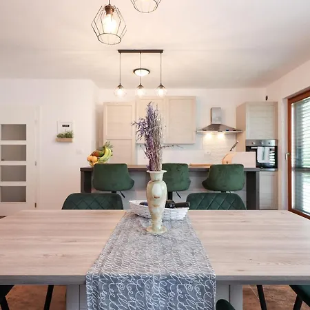 Apartment Blue Anchor *