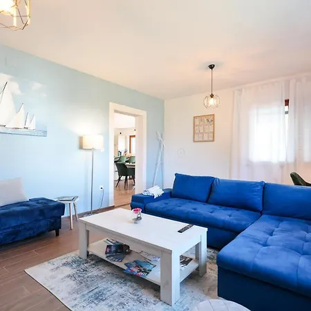 Apartment Blue Anchor
