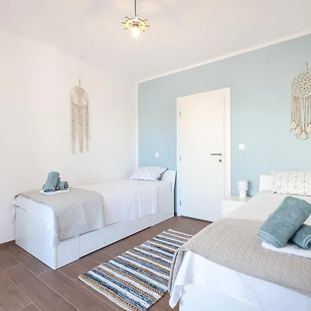 Apartment Blue Anchor *