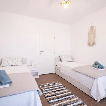 Apartment Blue Anchor